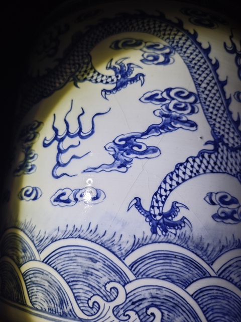 古玩陶瓷青花雙龍戲珠紋香爐拍賣,當前價格20000元