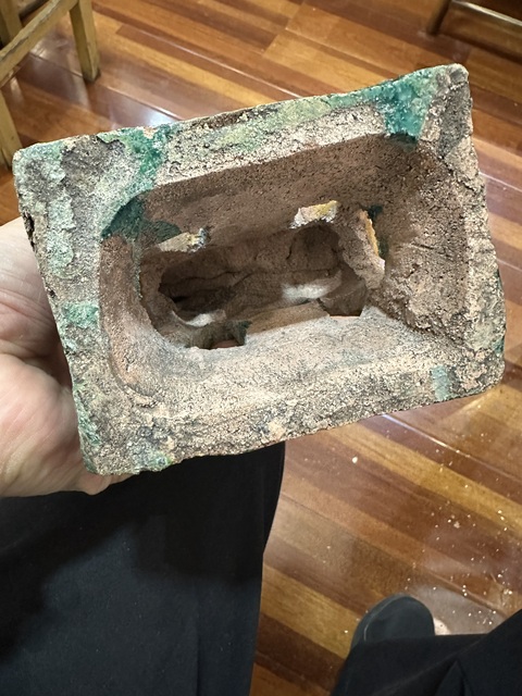 古玩陶瓷三彩瑞獸燭臺(tái)真品鑒賞圖