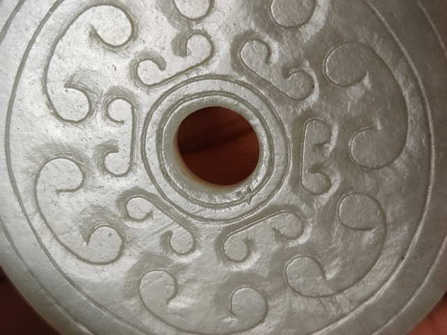 古玩玉器和田玉雙面雕玉璧”拍賣,當前價格998元