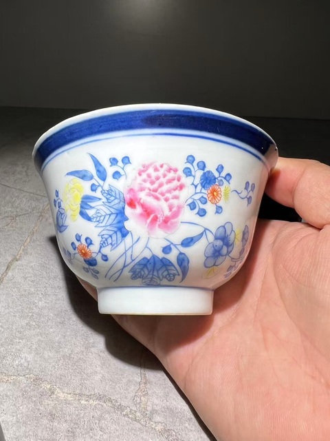 古玩陶瓷（大清光緒年制款）粉彩花卉紋茶碗（官窯制品）拍賣，當(dāng)前價格0元