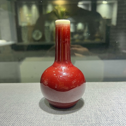 古玩陶瓷郎紅釉天球瓶拍賣，當(dāng)前價格2800元