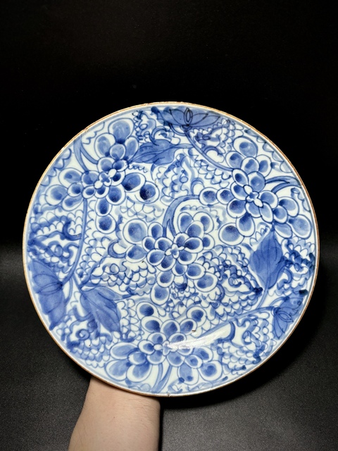 古玩陶瓷青花纏枝花卉紋臥盤真品鑒賞圖