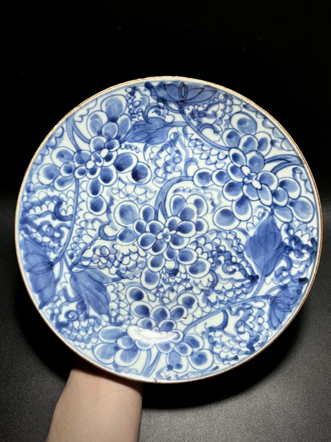 古玩陶瓷青花纏枝花卉紋臥盤真品鑒賞圖