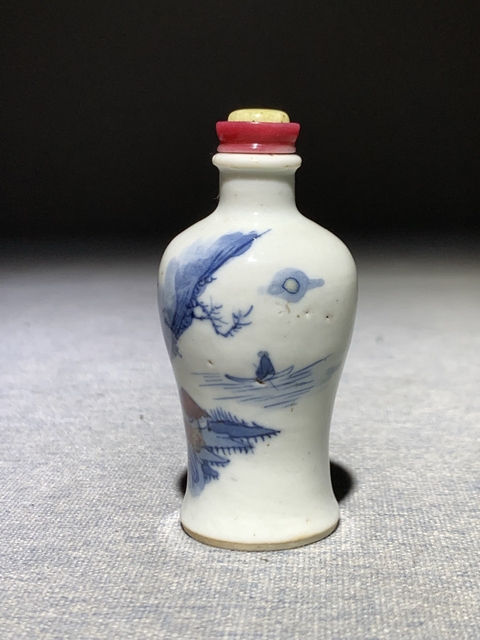 古玩陶瓷青花釉里紅山水人物鼻煙壺真品鑒賞圖