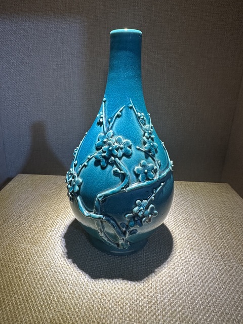 古玩陶瓷孔雀藍瓶真品鑒賞圖