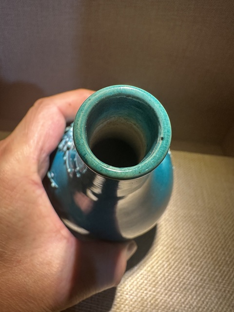 古玩陶瓷孔雀藍瓶真品鑒賞圖