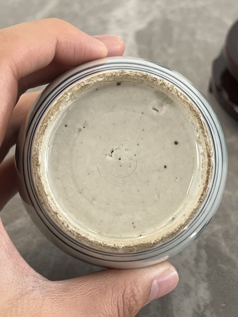 古玩陶瓷花卉紋青花罐真品鑒賞圖