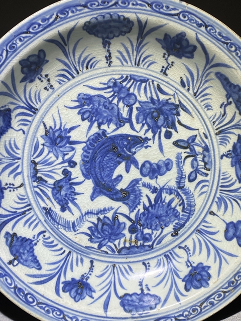 古玩陶瓷魚藻紋青花盤真品鑒賞圖