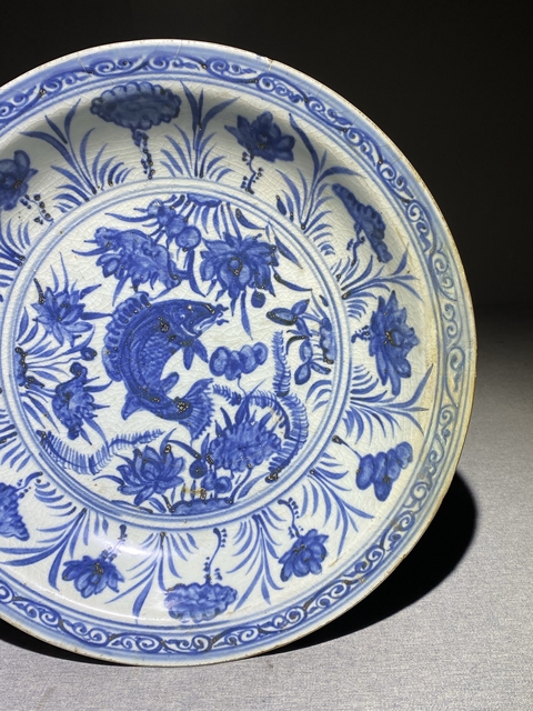 古玩陶瓷魚藻紋青花盤真品鑒賞圖