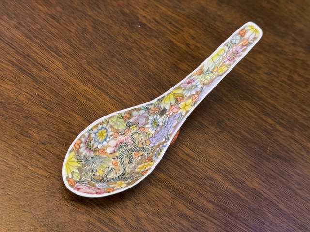 古玩陶瓷粉彩龍穿花紋調羹勺子拍賣,當前價格1088元
