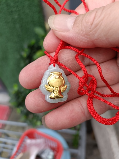 古玩玉器天然翡翠帶綠鑲嵌金福娃掛件拍賣，當前價格299元