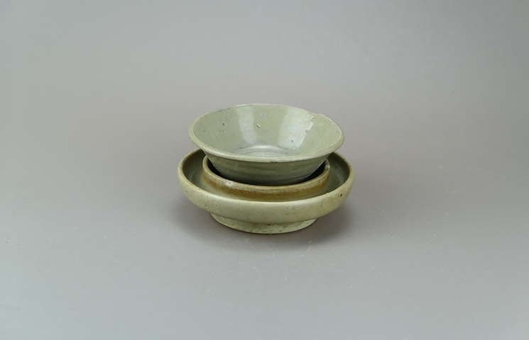 古玩陶瓷明代·青釉盞托真品鑒賞圖