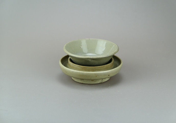 古玩陶瓷明代·青釉盞托真品鑒賞圖