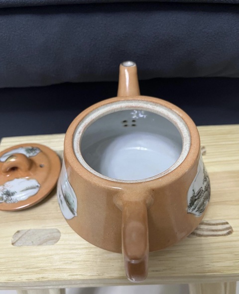 古玩陶瓷民國細路定燒色地開光山水粉彩壺拍賣,當前價格1280元