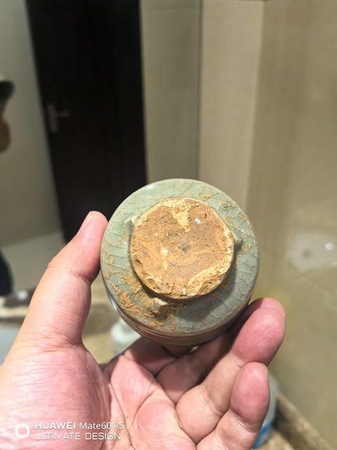 古玩陶瓷元代龍泉青瓷旋紋爐拍賣，當前價格4200元