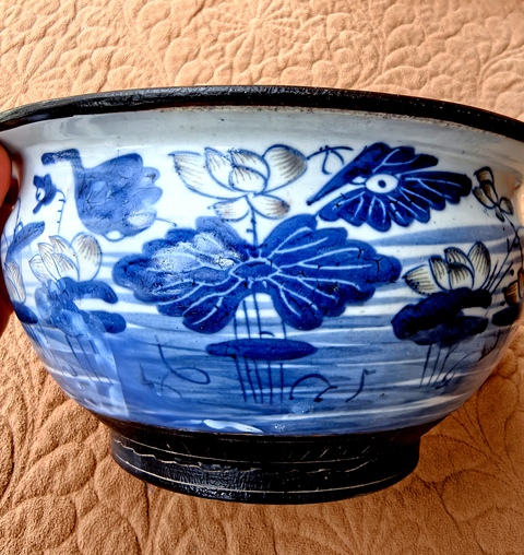古玩陶瓷清中期青花釉里紅荷蓮圖香爐拍賣,當(dāng)前價格1980元