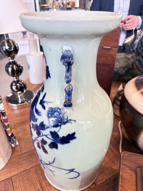 古玩陶瓷花鳥紋青花瓶真品鑒賞圖