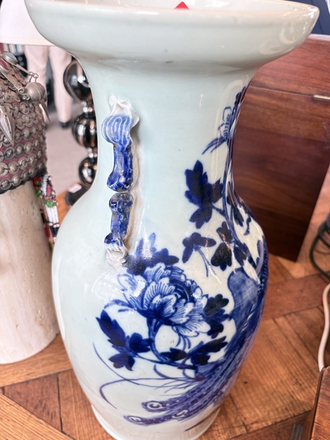 古玩陶瓷花鳥紋青花瓶真品鑒賞圖