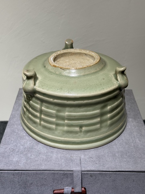 古玩陶瓷龍泉青瓷行爐真品鑒賞圖