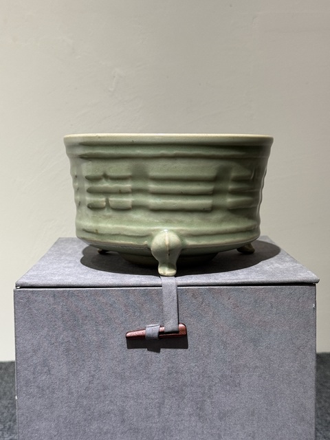 古玩陶瓷龍泉青瓷行爐真品鑒賞圖