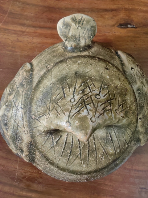 古玩陶瓷早期青釉梟尊或水盂真品鑒賞圖