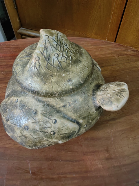 古玩陶瓷早期青釉梟尊或水盂真品鑒賞圖