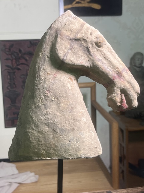古玩陶瓷漢代馬頭拍賣,當前價格2200元