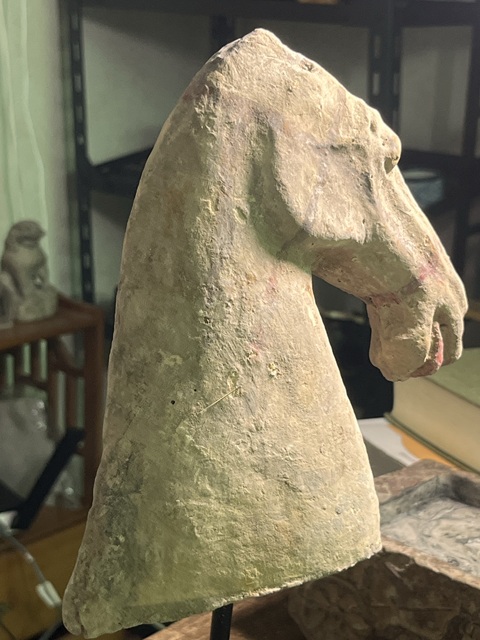 古玩陶瓷漢代馬頭拍賣,當前價格2200元