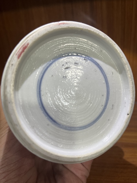 古玩陶瓷仕女紋青花束腰筆筒真品鑒賞圖