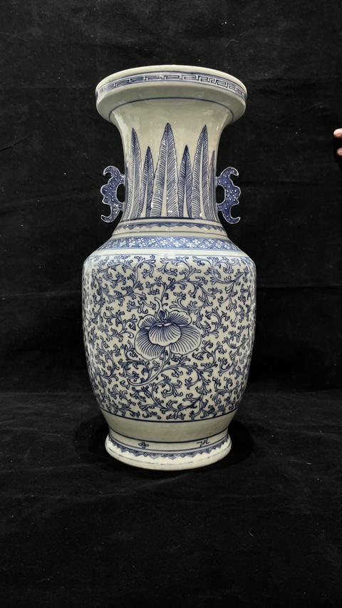 古玩陶瓷青花瓶真品鑒賞圖