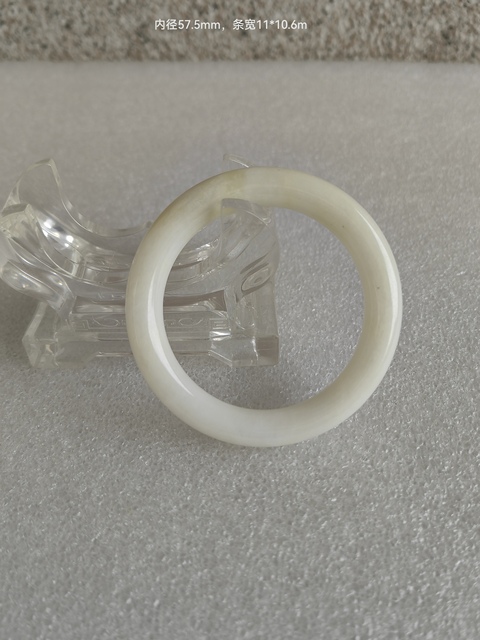古玩玉器和田玉雕“素紋手鐲”拍賣,當(dāng)前價格1200元