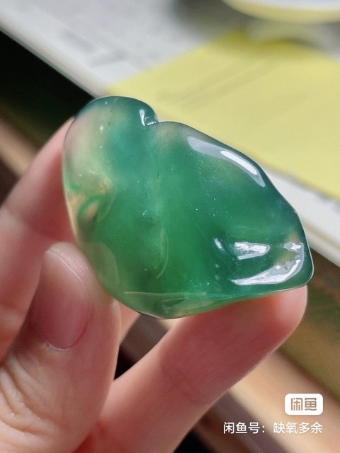 古玩玉器非洲翠(獨龍玉)隨形掛件真品鑒賞圖