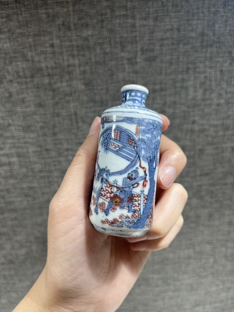 古玩陶瓷青花釉里紅鼻煙壺真品鑒賞圖
