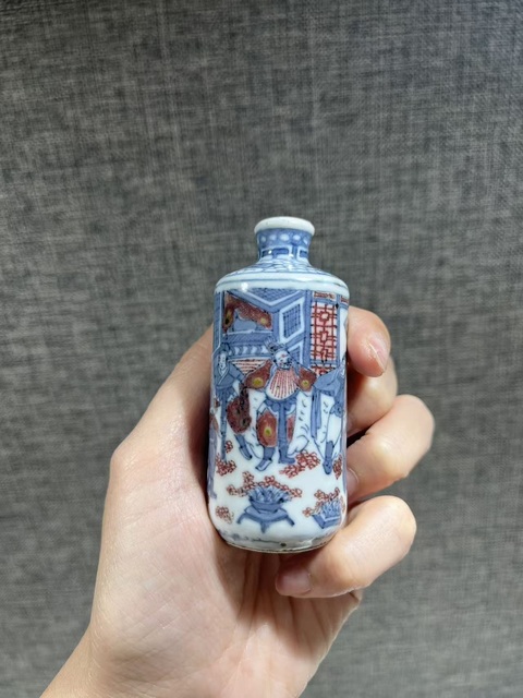 古玩陶瓷青花釉里紅鼻煙壺真品鑒賞圖