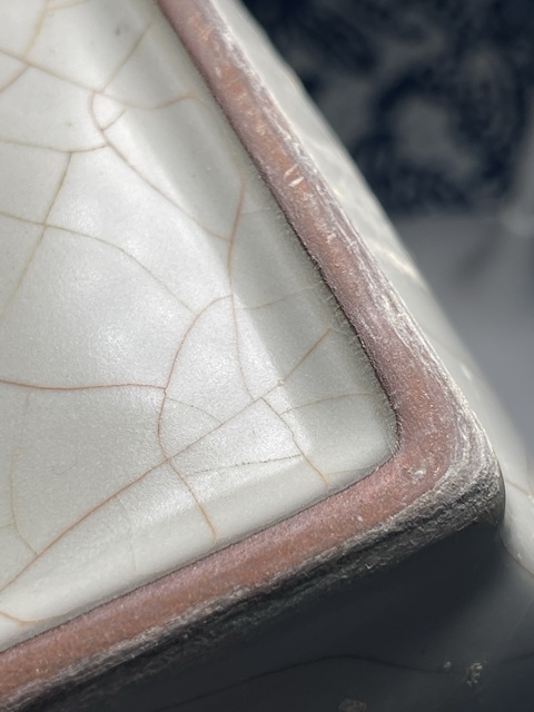 古玩陶瓷現(xiàn)代仿官釉瓶真品鑒賞圖