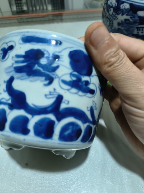 古玩陶瓷晚清青花龍紋香爐真品鑒賞圖