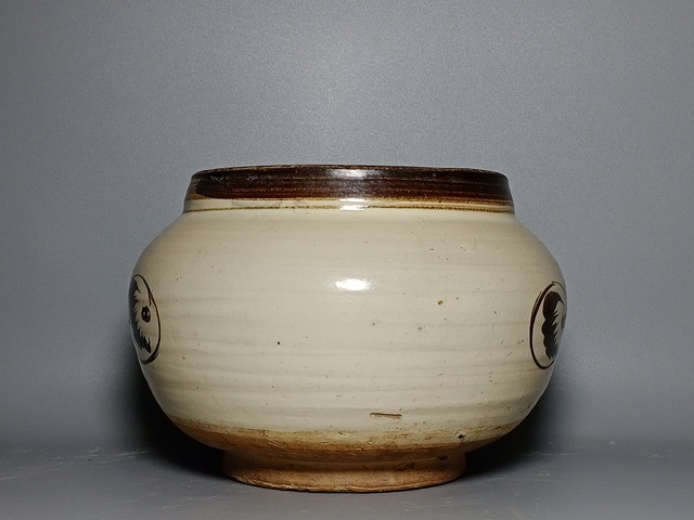 古玩陶瓷元代,磁州窯白釉罐拍賣,當(dāng)前價(jià)格2500元
