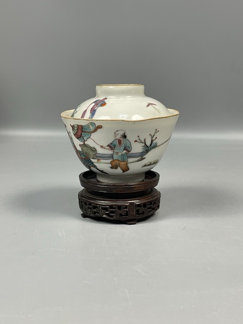 古玩陶瓷清同治粉彩人物故事紋蓋碗拍賣，當(dāng)前價(jià)格12888元