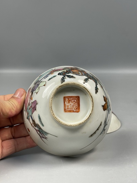 古玩陶瓷清同治粉彩人物故事紋蓋碗拍賣，當(dāng)前價(jià)格12888元