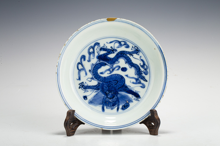 古玩陶瓷明萬歷·青花龍紋盤拍賣,當前價格5000元