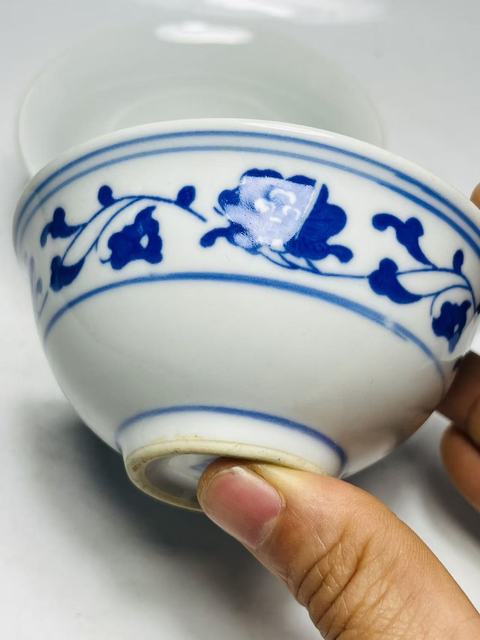 古玩陶瓷青花纏枝花卉紋茶碗一對拍賣,當前價格0元