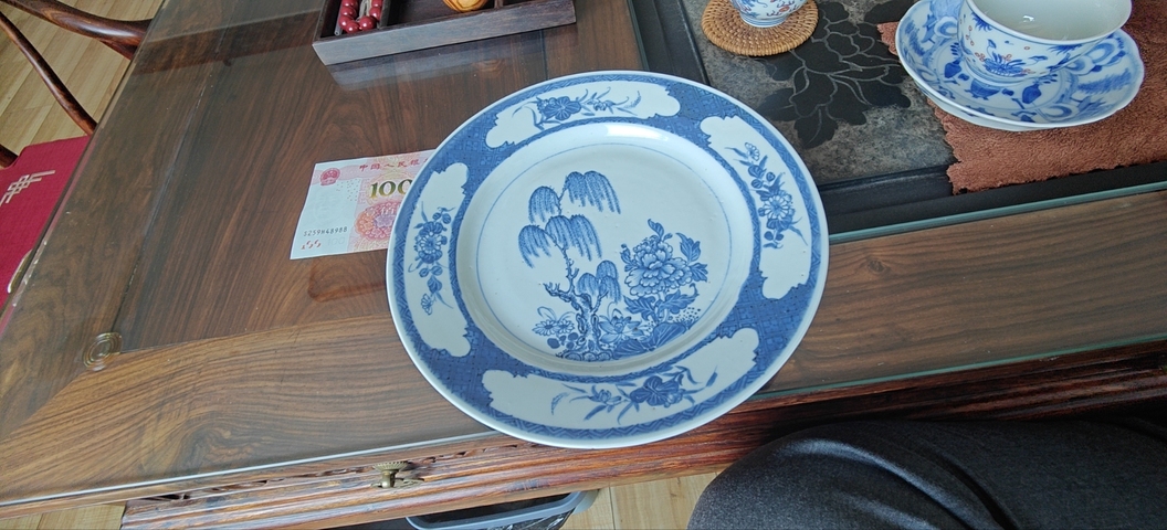 古玩陶瓷花卉紋青花盤真品鑒賞圖