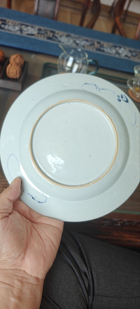 古玩陶瓷花卉紋青花盤真品鑒賞圖