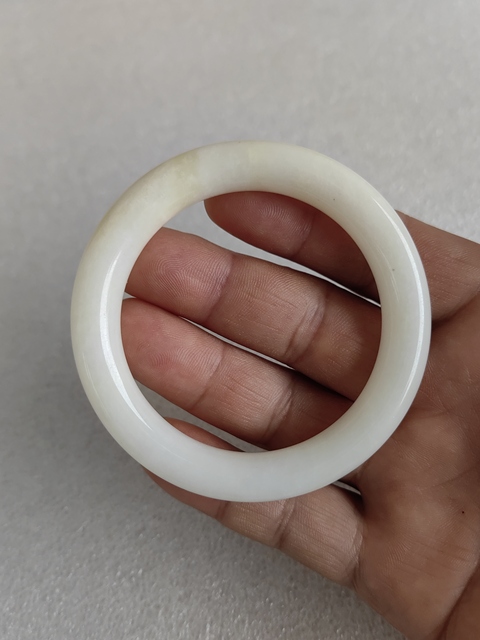 古玩玉器和田玉雕“素紋手鐲”拍賣,當(dāng)前價格1200元