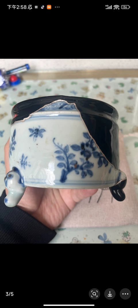 古玩陶瓷青花喜上眉梢三足香爐真品鑒賞圖