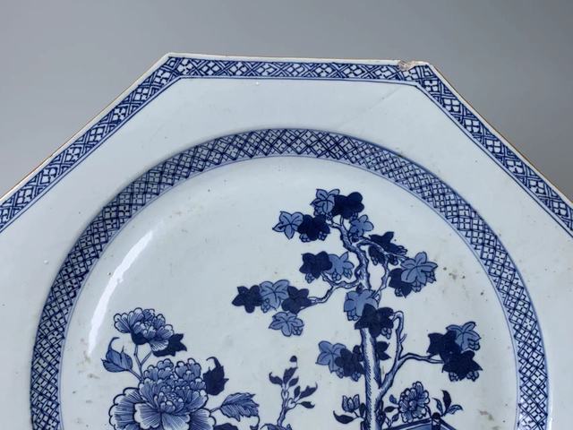 古玩陶瓷清乾隆·青花花卉紋八方盤拍賣,當前價格188元
