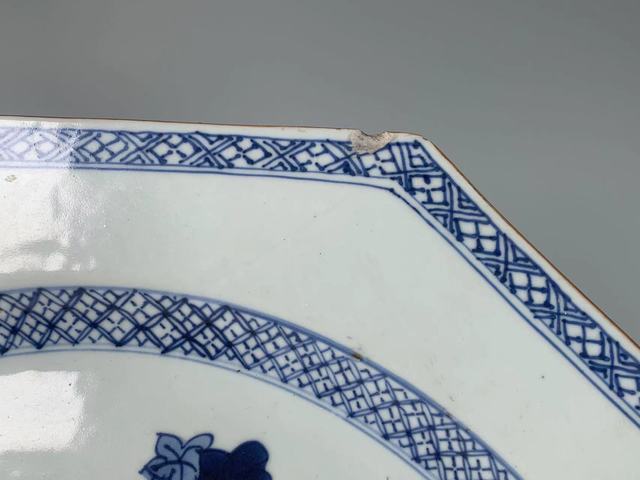 古玩陶瓷清乾隆·青花花卉紋八方盤拍賣,當前價格188元