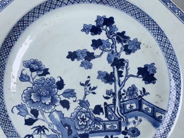 古玩陶瓷清乾隆·青花花卉紋八方盤拍賣,當前價格188元
