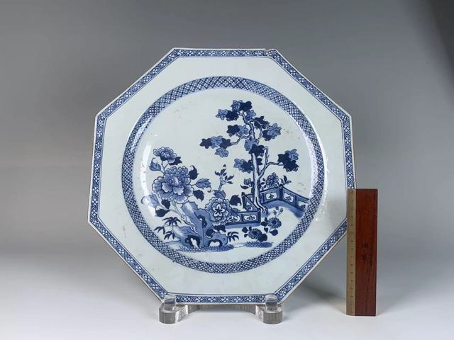 古玩陶瓷清乾隆·青花花卉紋八方盤拍賣,當前價格188元