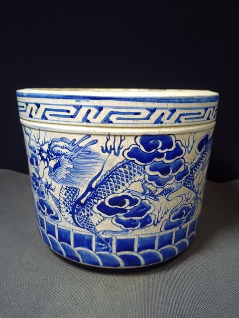 古玩陶瓷龍紋青花香爐真品鑒賞圖